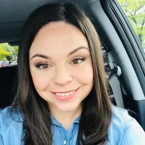 Meet your Posher, Julie